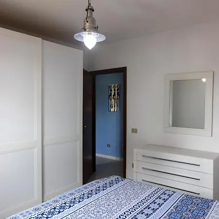 Casa Via Materdomini 公寓