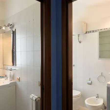 Casa Via Materdomini 公寓